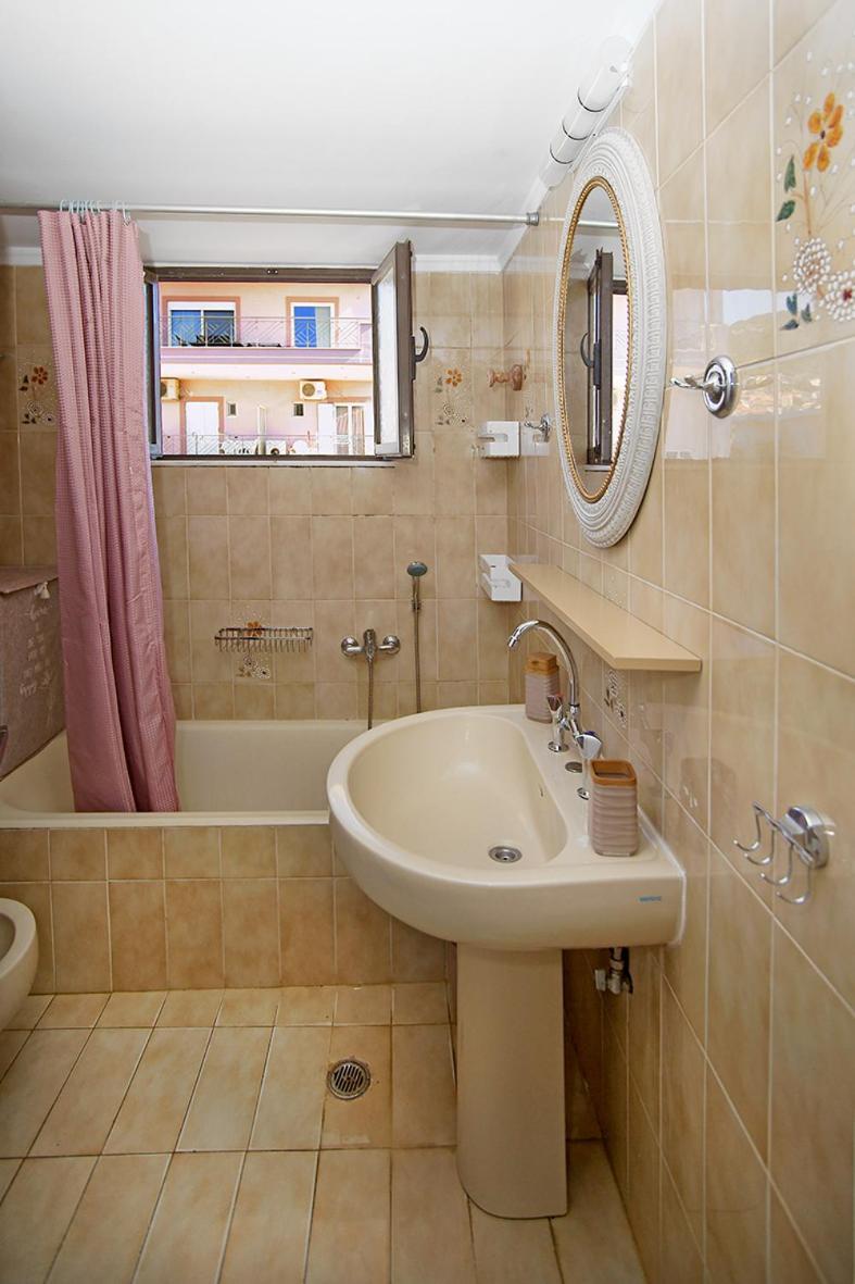 Dimitra Apartment คิปปาริสเซีย ภายนอก รูปภาพ